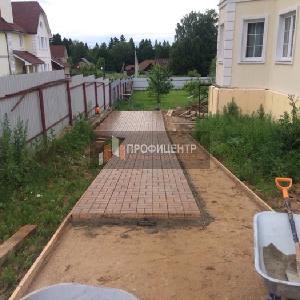 тротуарная плитка во дворе частного дома фотo и цена тротуарная плитка во дворе частного дома фотo и цена