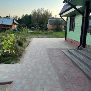 тротуарная плитка во дворе частного дома фотo и цена тротуарная плитка во дворе частного дома фотo и цена