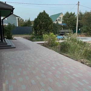 тротуарная плитка во дворе частного дома фотo и цена тротуарная плитка во дворе частного дома фотo и цена