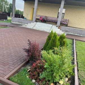 тротуарная плитка во дворе частного дома фотo и цена тротуарная плитка во дворе частного дома фотo и цена